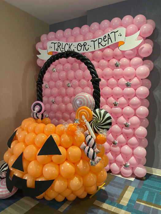 Balloon Pumpkin Treat Buckets Class
