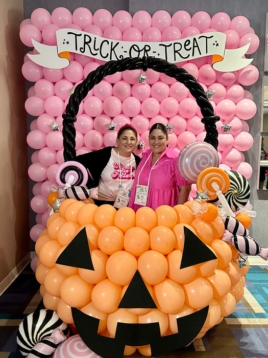 Balloon Pumpkin Treat Buckets Class