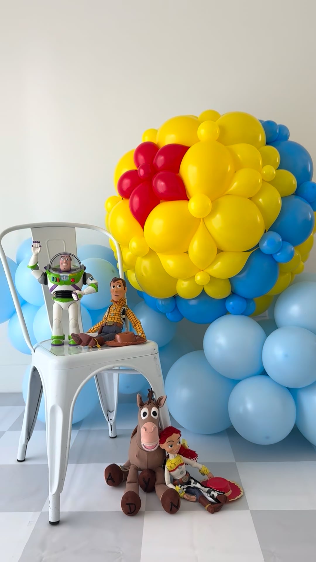 Pixar Inspired Ball Balloon Tutorial